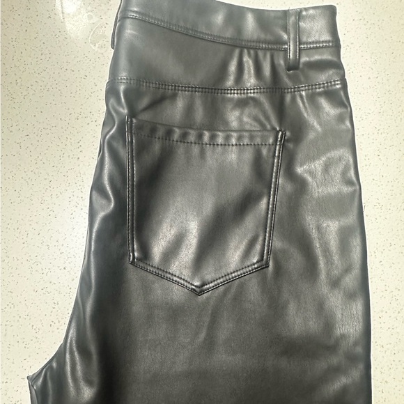 NWT high waisted vegan leather curve appeal brand FAUX black leather size 14 - Picture 4 of 4